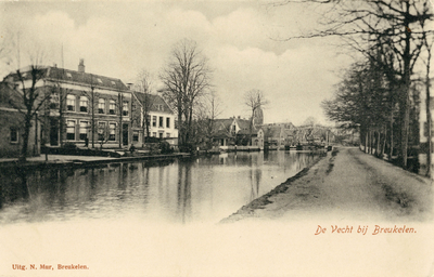 8602 Gezicht op de Vecht en het Zandpad bij Breukelen uit het zuiden, met links de achterzijde van de huizen De ...